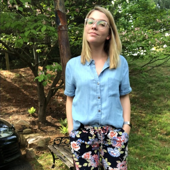 Meet your Posher, Jaime - Picture 2 of 2